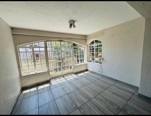 2 BEDROOM APARTMENT FOR SALE IN LAMBTON